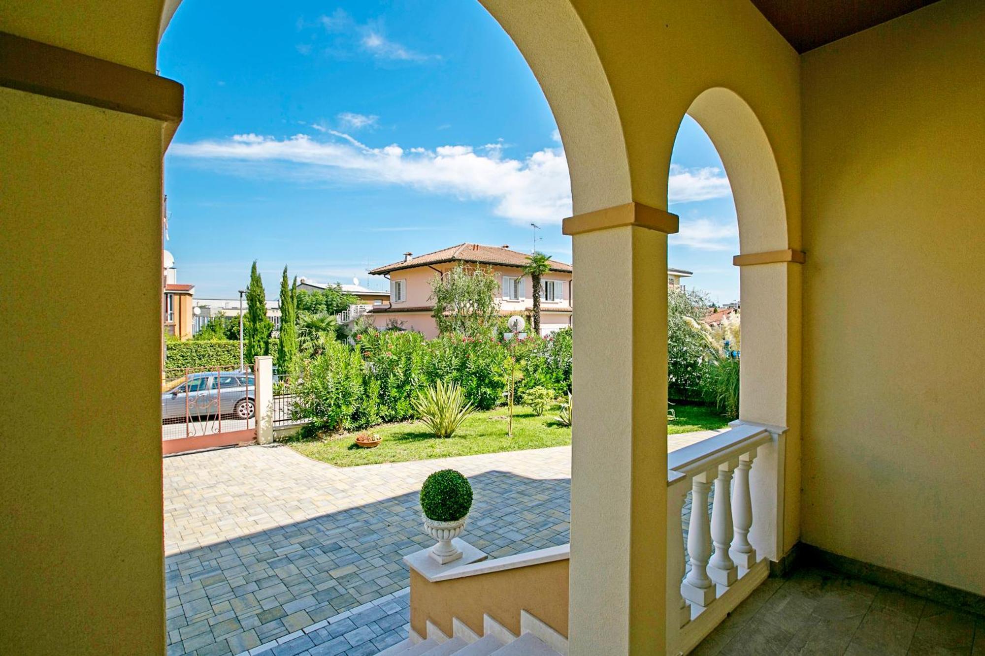 Villa Mimosa - Appartamento 1 - Happy Rentals Desenzano del Garda Zewnętrze zdjęcie